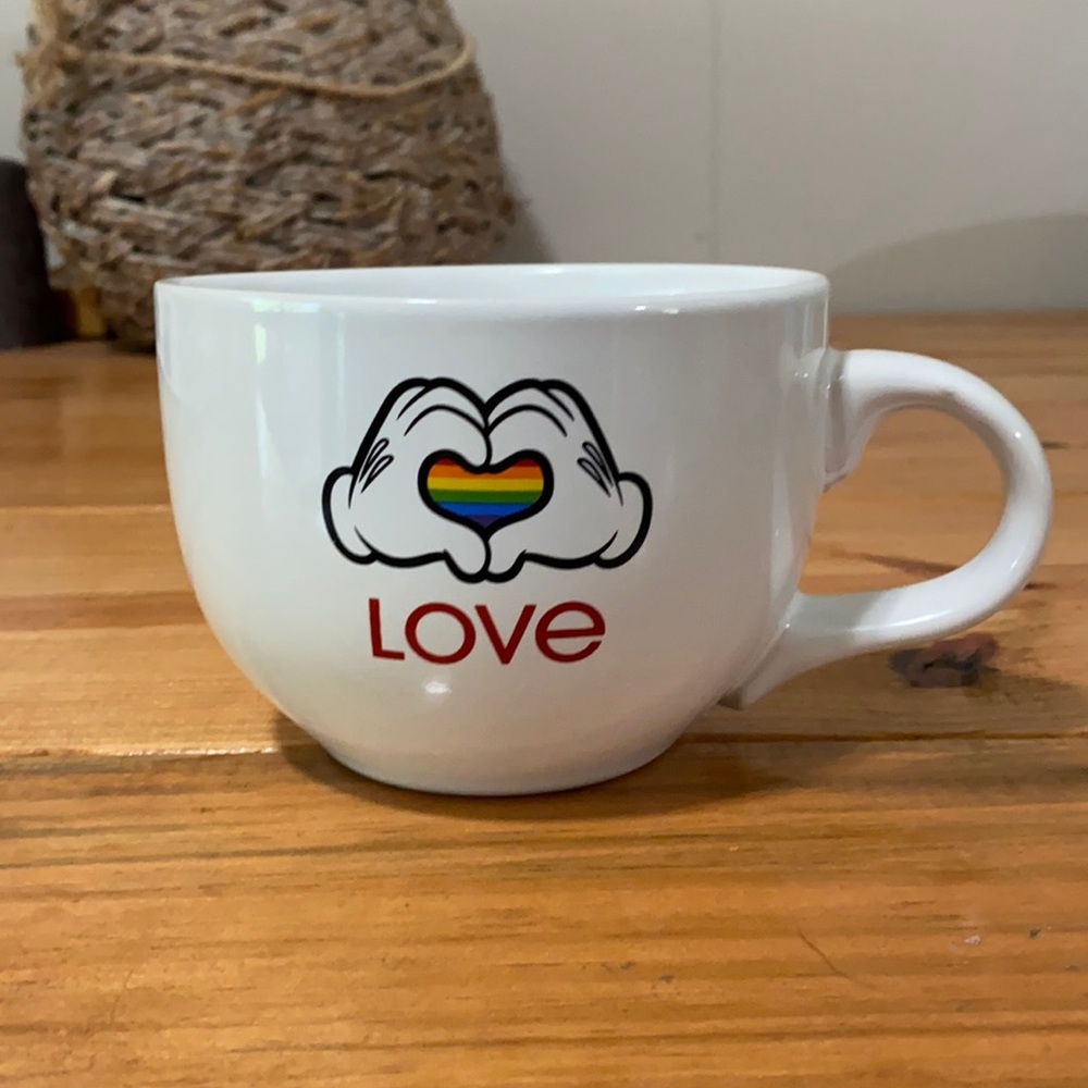 - Disney Love Mug